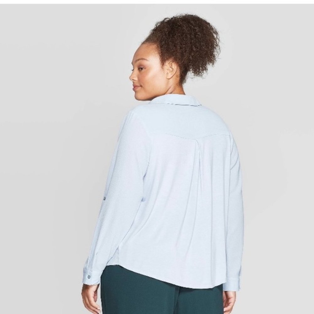 Ava & Viv NWT Long Sleeve Collared Utility Pocket Shirt in Blue size 2X - Picture 2 of 7